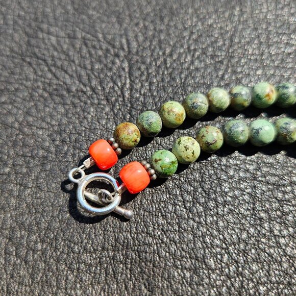 Green Turquoise and Silver Beaded Necklace - Picture 6 of 6